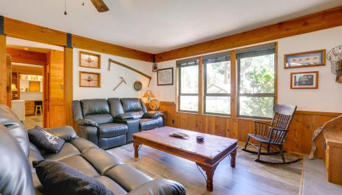 1 Mi to Lake: Hot Tub Haven in Pollock Pines! - Foto 5