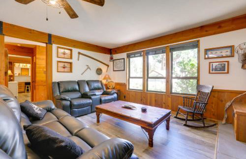 1 Mi to Lake: Hot Tub Haven in Pollock Pines! - Foto 5