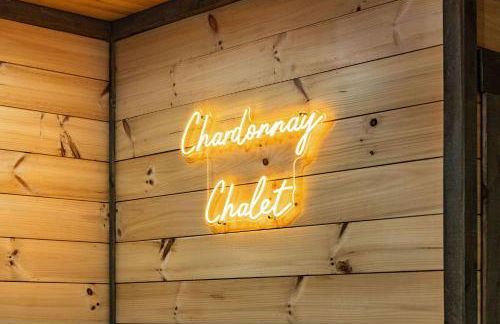 Chardonnay Chalet - Luxe Modern Chalet - Hot Tub, Wi-Fi, Fire Pit, Game Room, Amazing Deck - 15 min to Blue Ridge - Foto 39