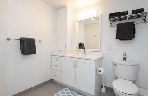 Chic 3-bed Apt with Pool & Hot Tub in Heart of DTLA - Foto 25