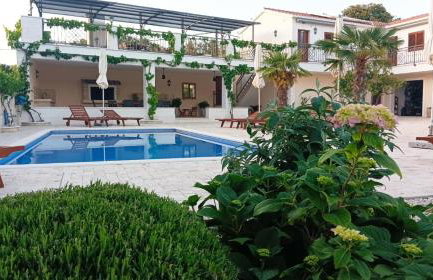 Villa Ludilo mit 4 Apartments in Poljica - Marina bei Trogir Split - Photo 51