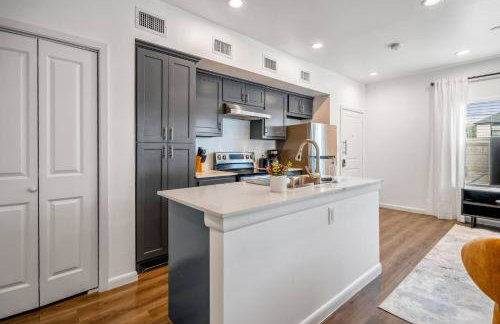 Sleek Studio With Private Parking Near Tx Med Ctr - Foto 19