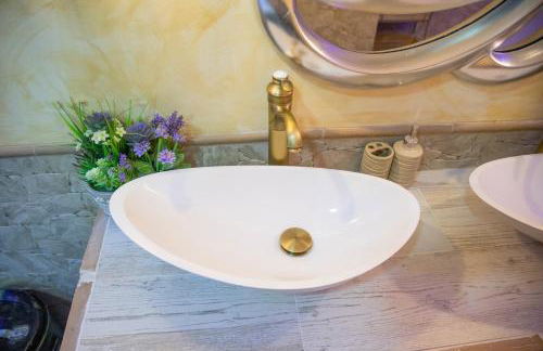 APARTAMENTO ESTRELLA SAUNA SPa JACUZZI - Photo 24