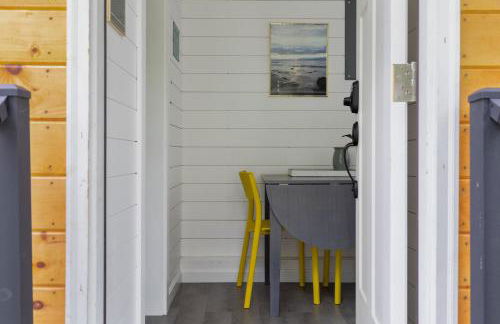 Riverside Tiny House with hot tub near Stowe - Foto 4