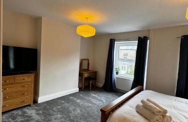 Cosy Central Buxton Terraced House - Photo 17