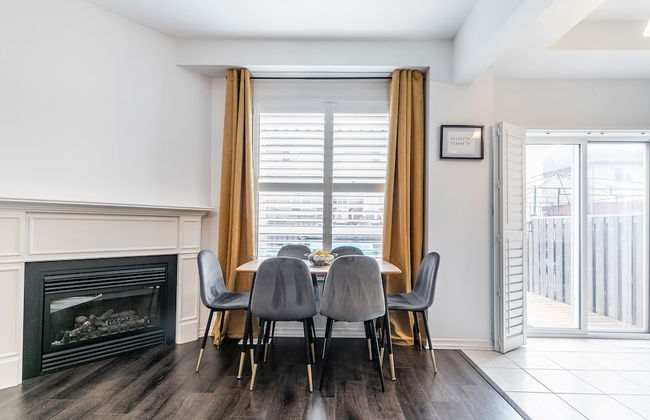 GLOBALSTAY. Modern 3-4 Bedroom Town - Photo 19