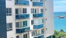 Apartamento peracanga com vista para o mar - Foto 1