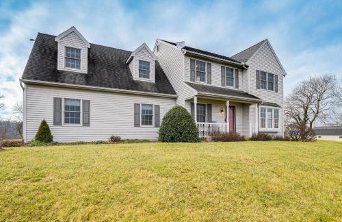 4 Mi to the Amish Village Spacious Home with Deck! - Foto 1