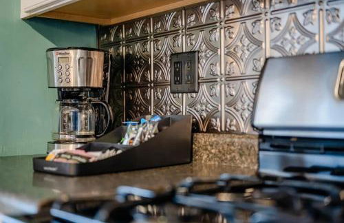 Downtown Home off College Avenue - Lawrence University - Foto 6