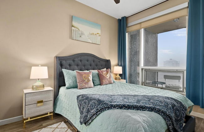 Modern DT Condo Balcony Parking Gym Hot Tub - Foto 26