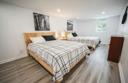 Spacious 5-Bedroom Retreat for 12 in Serene Neighborhood Near Louisville's Best Attractions - Photo 5