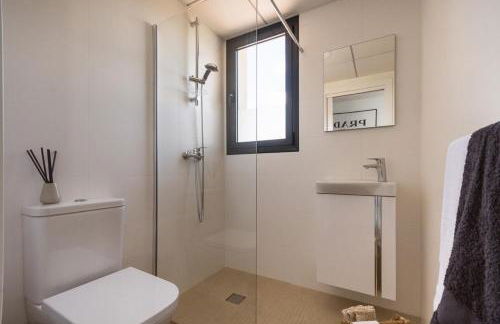 Modern sea front Sea Water - Photo 31