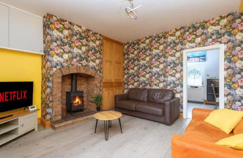 Calder Row by Alt-Stay Contractor Accommodation - 3 Bed Canal Side Contractor Home With Parking, Wi-Fi & Full Kitchen - Ideal For Long stays - Foto 23