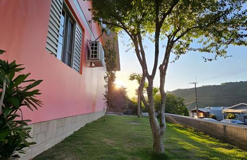 Casa Confortável com Fogão a Lenha e Churrasqueira - Foto 1