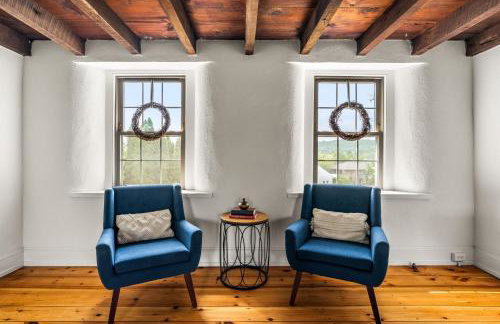 Downingtown Manor - 1900s Farmhouse with Creek Views - Foto 10