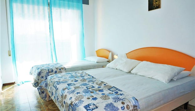 Sea-view Apartment in Caorle for 5 - Foto 3, Habitación