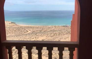 Beach front apartment with stunning ocean views! - Foto 22