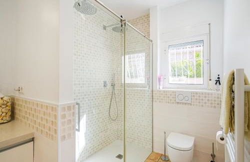 Sunny Poolside Stay in Busot - Foto 31