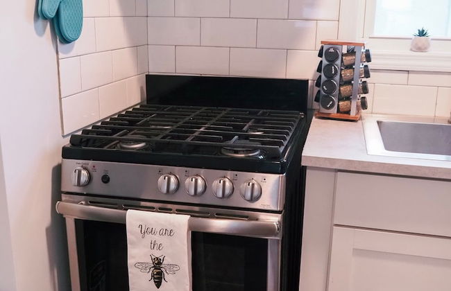 Apartment w Private Balcony Close to Beach - Foto 3