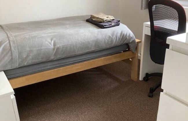 5-bed Town House in Newport - Photo 2