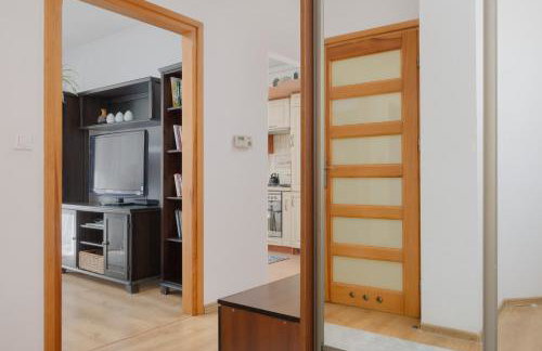 Apartament na Parterze z Parkingiem i Biurkiem do Pracy Zdalnej w Piasecznie by Noclegi Renters - Foto 9
