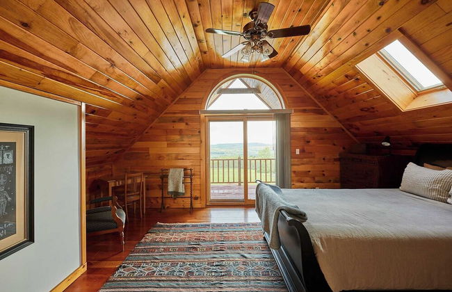 Mountain House & Cottage at Seminary Hill by Avantstay - Photo 5