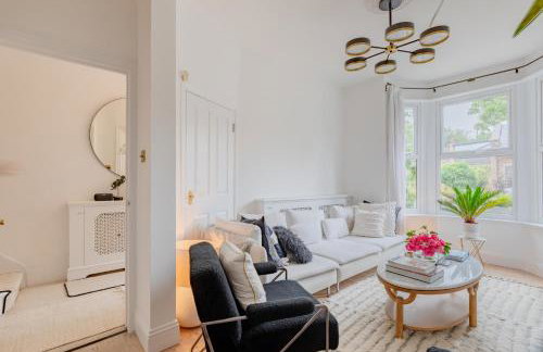 Luxuriously Curated 4BD Home Stoke Newington - Foto 23