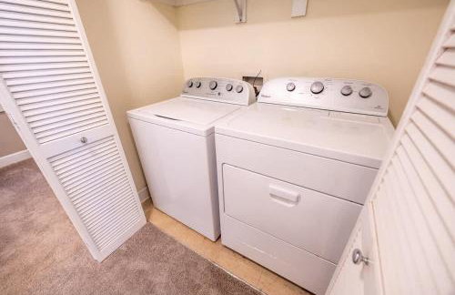 6BR Downtown Side-by-Side Townhomes 2 Garages - Foto 46