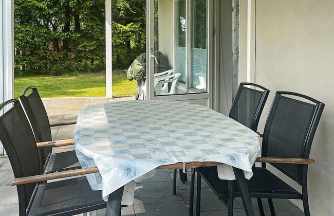 6 Person Holiday Home in Savsjo - Foto 12