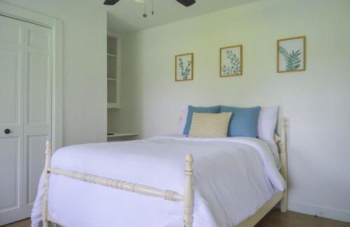 Gorgeous 10 Acre Modern Farmhouse & Private Pond - Photo 13