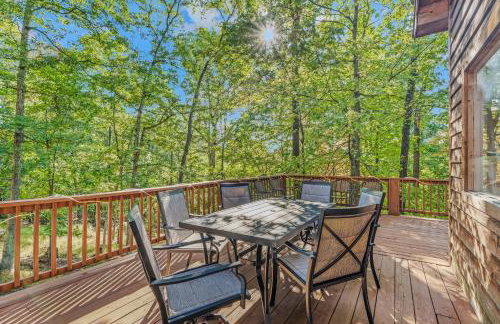 Almost Heaven - Grill, 2 King Beds, Wifi, Deck, Pool Access, Hiking, Wood Stove, Family Friendly - Foto 17