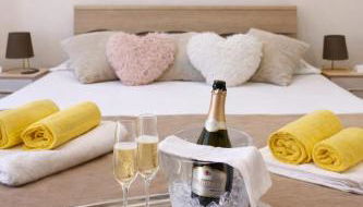 Domus REA - Appartamento moderno con check-in automatico H24 e area esterna privata - Foto 5