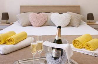 Domus REA - Appartamento moderno con check-in automatico H24 e area esterna privata - Photo 1