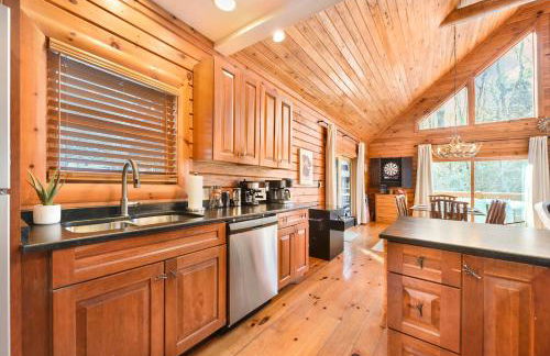 Jamesons Cabin! 8 Minutes to Wisp, HotTub, FirePit, Pets, EV Chgr - Foto 28