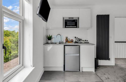 Stanley Park House Peterborough - 3 bed, 3 bathroom, parking, garden - Foto 47