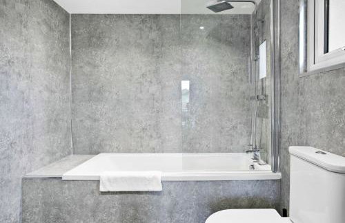 Chestnut, 6 Fingle Glen Lodges - Hot Tub - Free Parking & WiFi - Pets - Foto 22