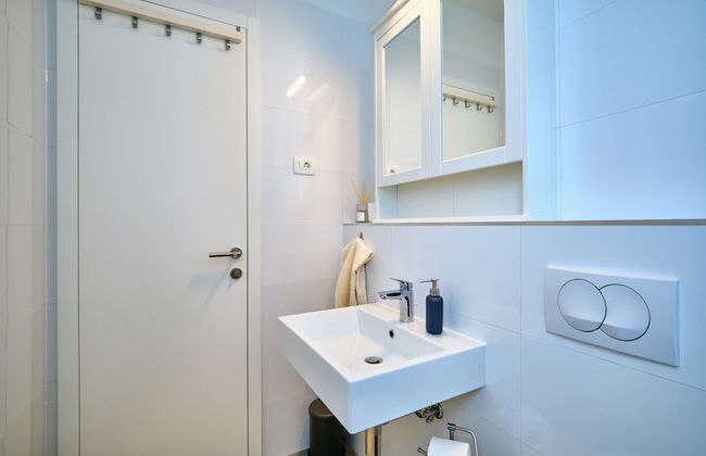 Luxury Seaside Apartment by Litto - Photo 49