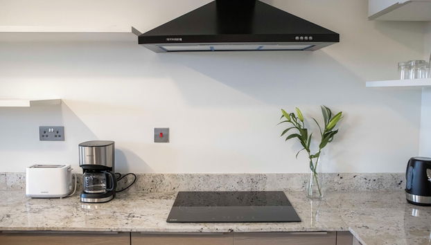 Capital Emerald Line 1 bed by YourHost - Foto 5, Interior