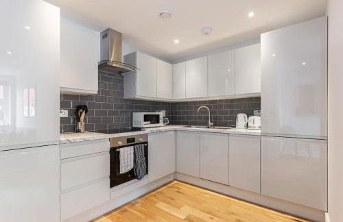 Smart 1 Bed Apartment in the Heart of Eastleigh - Foto 2