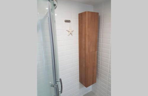 NEW! Modern apartment right on the beach! - Foto 24