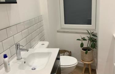 Beautiful 2-bed Study or Visit Flat - Photo 13