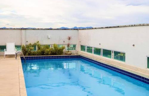 Flat confortável em Imbetiba com piscina e academia - Foto 12