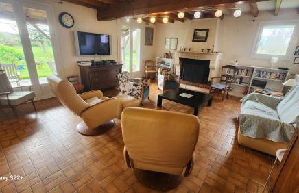 Spacious house with large garden in Valdivienne - Foto 2