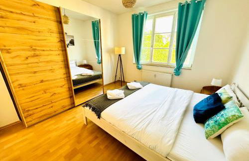Stötteritz Holiday Apartment - 3 Rooms - 6 People - 5 beds - Balcony - Great public transport 11 minutes to the city - Foto 2