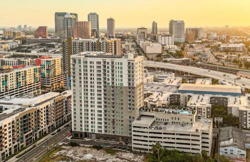 Chic Channelside Studio with High-Rise Views - Foto 36