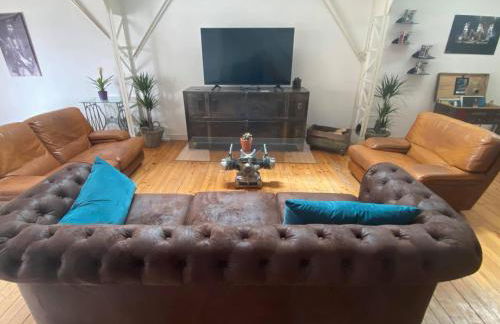 Superbe LOFT centre-ville - Sauna - parking privé -Clim- 1 à 10personnes - Foto 11