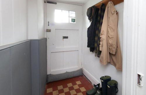 Hurst Cottage - A Cosy 2-Bedroom Cottage Escape in Dorset - Photo 6