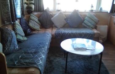 Deluxe 3 bedroom Lyons Robin hood oaklands with free wifi free sky - Photo 2