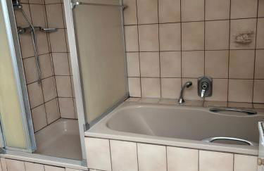 Modernes ruhiges Landhaus bei Kassel - Ganzes Ferienhaus mit 4 Schlafzimmern, Sauna & Garten - Foto 8