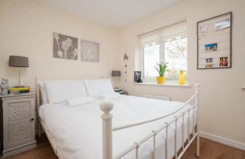 2 Bedroom Home with Garden and Free Parking - Foto 2